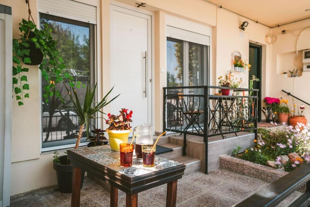 Elenis Cozy Apartment Larissa Bagian luar foto